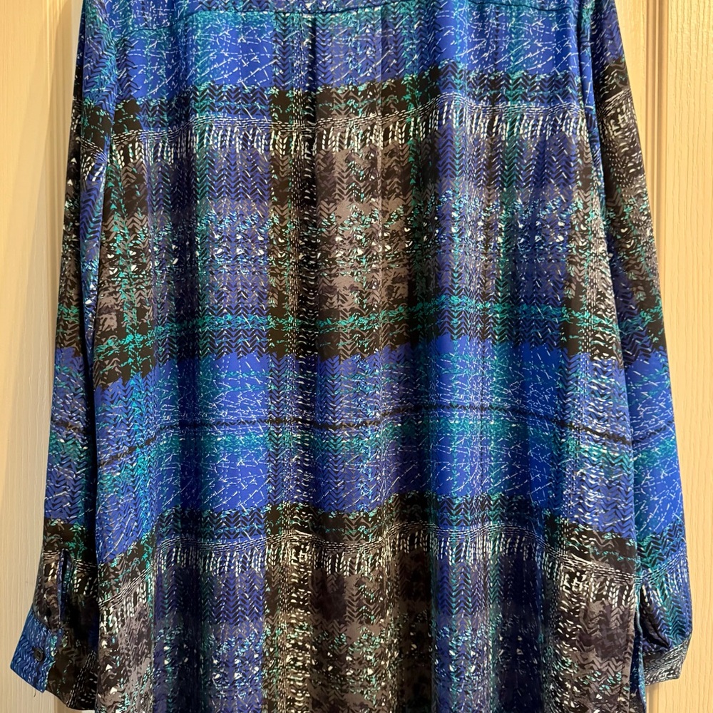 Investments Slim Factor Vibrant Blue and Black Shirt - Picture 2 of 10